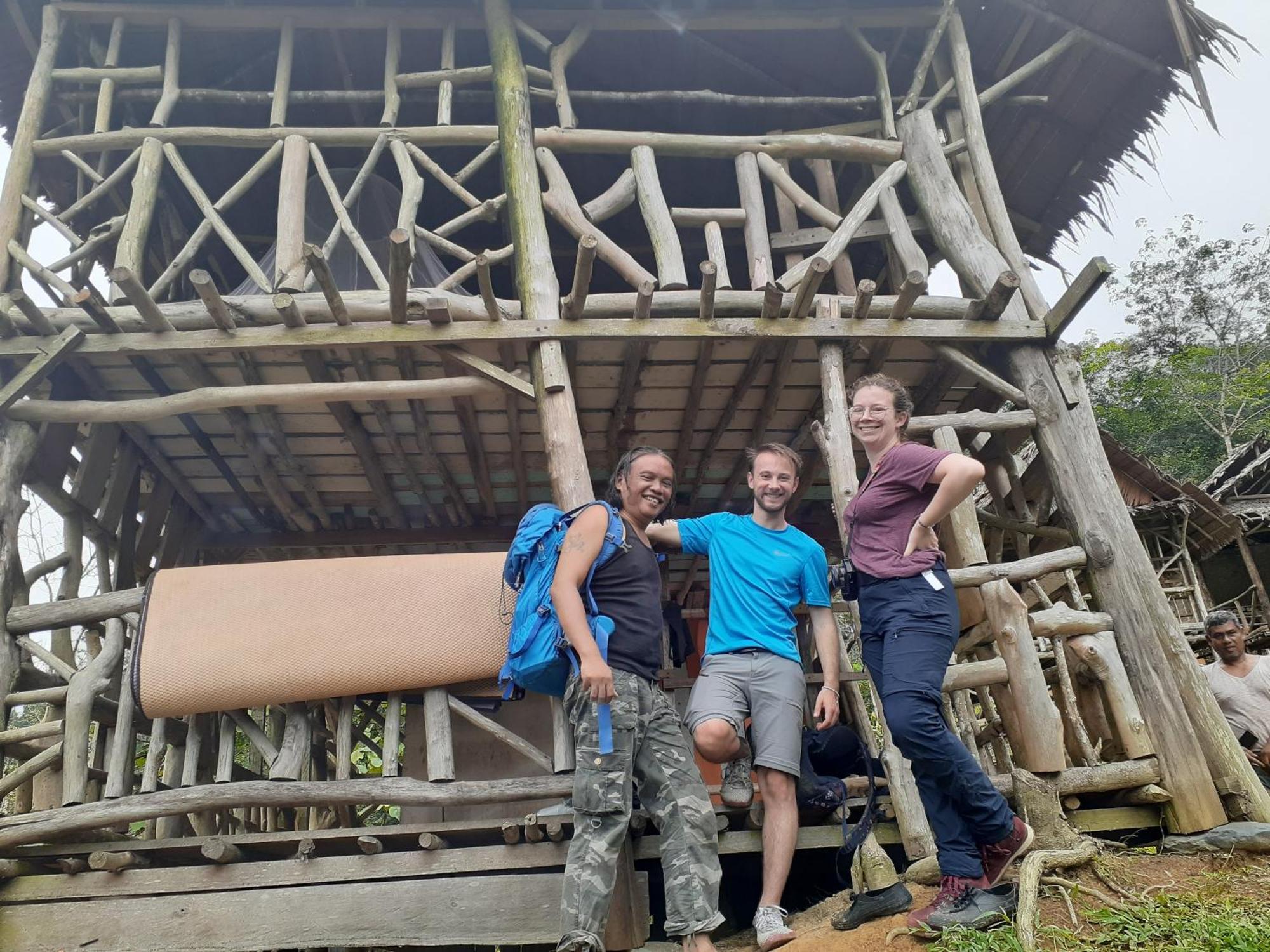 Jhony'S Backpacker-Guest House Only Stay Here Book Treking With Us Букит-Лаванг Экстерьер фото