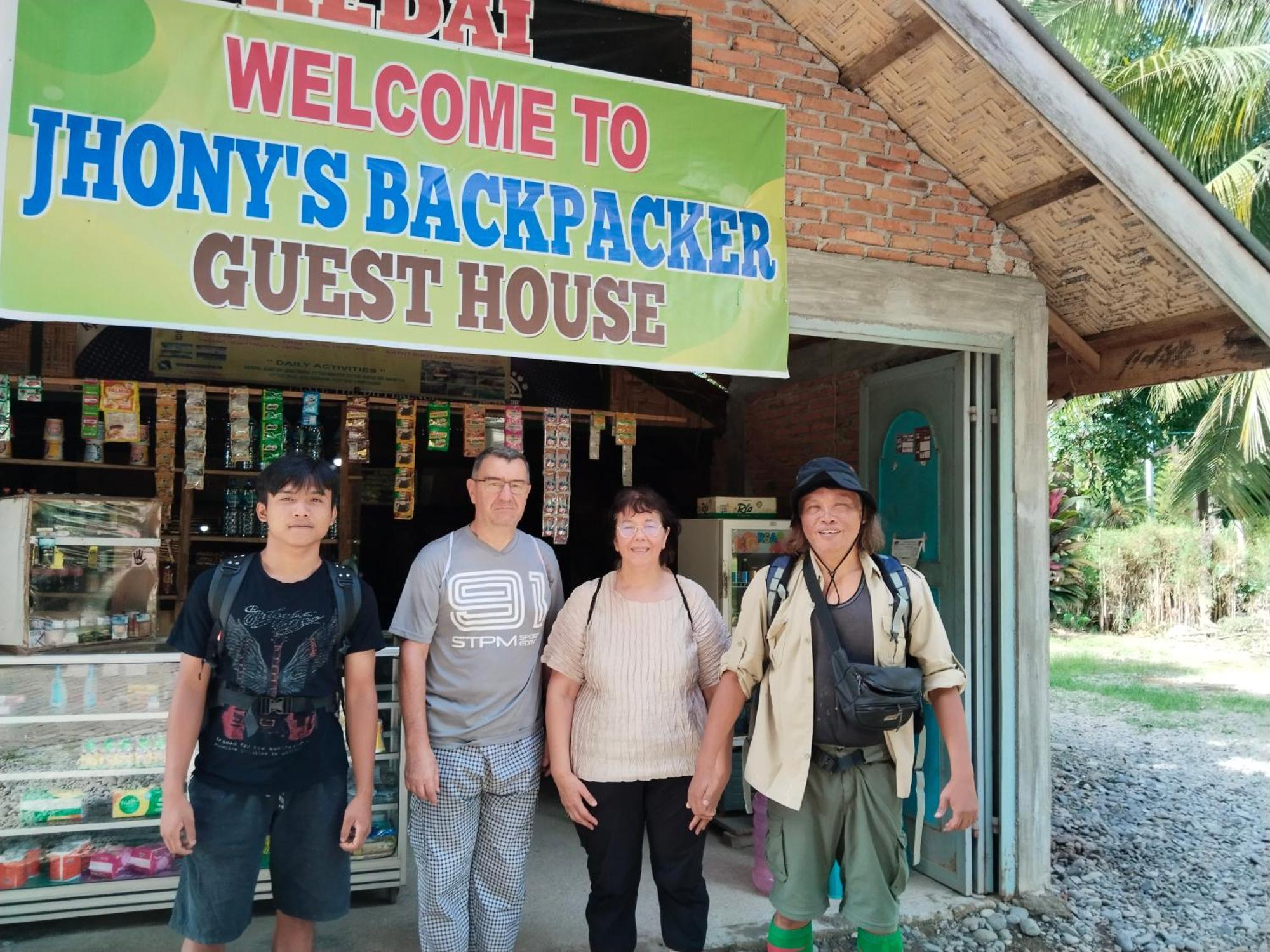 Jhony'S Backpacker-Guest House Only Stay Here Book Treking With Us Букит-Лаванг Экстерьер фото