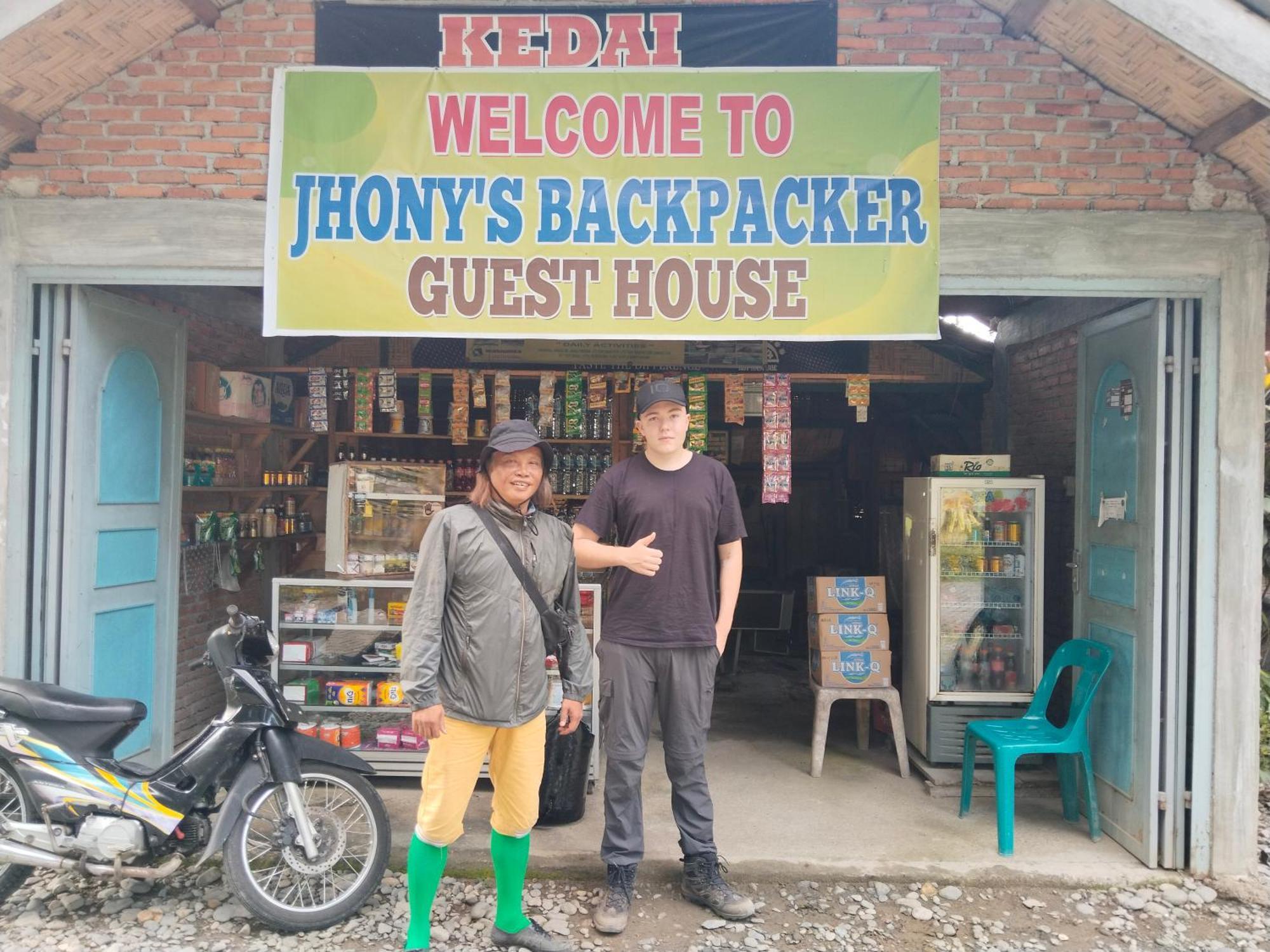 Jhony'S Backpacker-Guest House Only Stay Here Book Treking With Us Букит-Лаванг Экстерьер фото