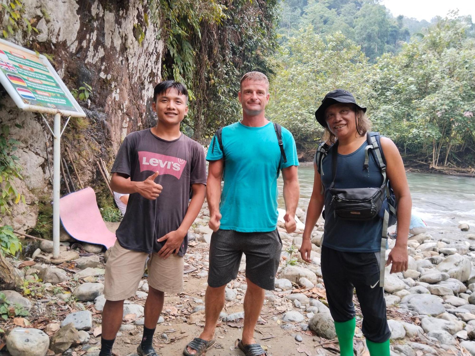 Jhony'S Backpacker-Guest House Only Stay Here Book Treking With Us Букит-Лаванг Экстерьер фото